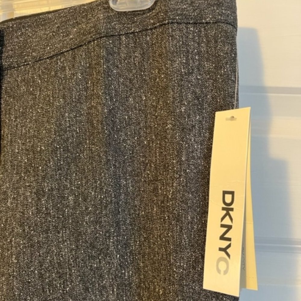 NWT - DKNYC Straight leg trousers  Size8
